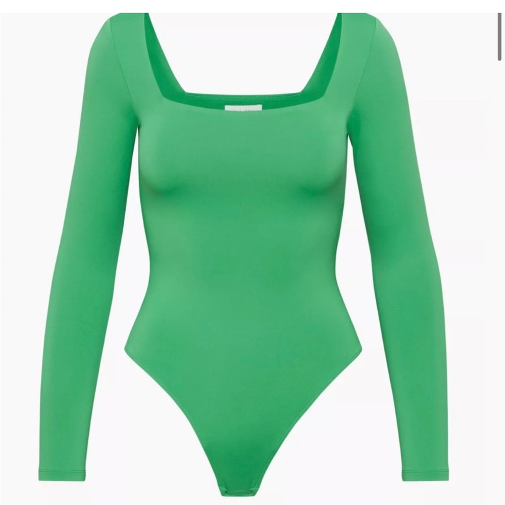 Aritzia Babaton Contour Squareneck Green Long Sleeve Bodysuit